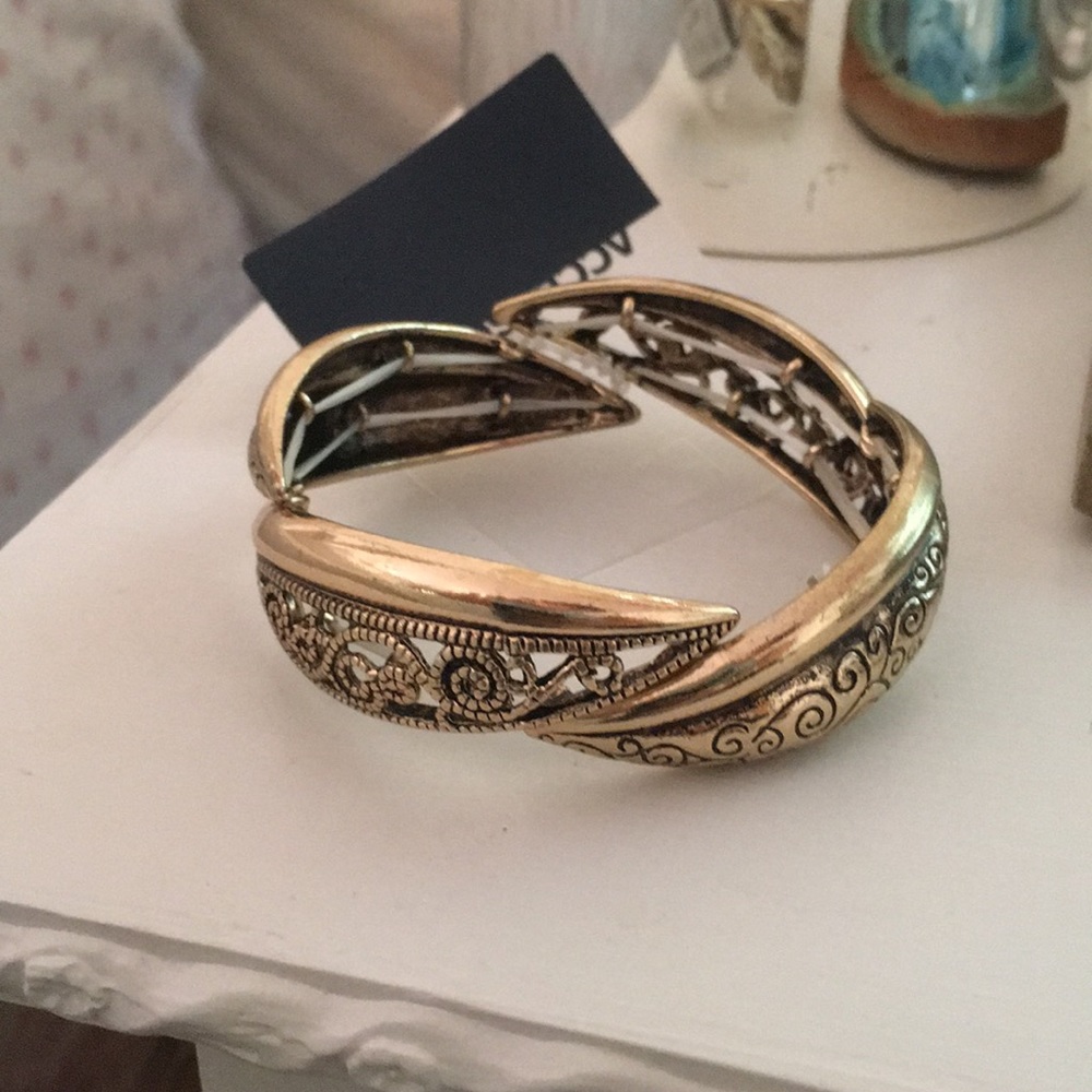 Gold bracelet